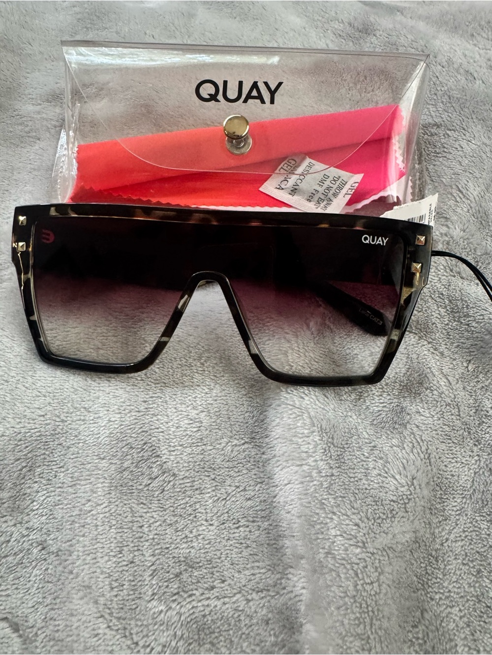 Quay Australia Comparable Oversized Shield Sunglasses Tortoise Gradient Lens NWT - Picture 2 of 8